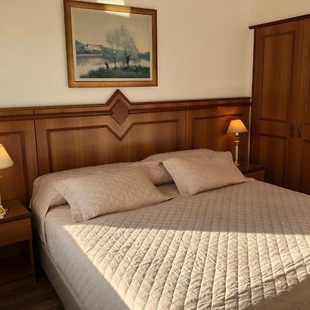 Hotel London Palace Монтевидео Экстерьер фото